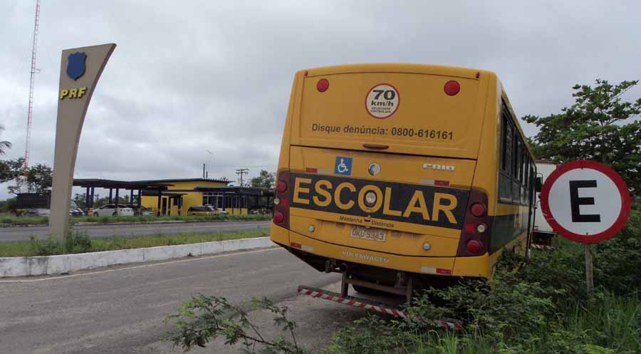 ônibus na Policia Rodoviaria de Humildes